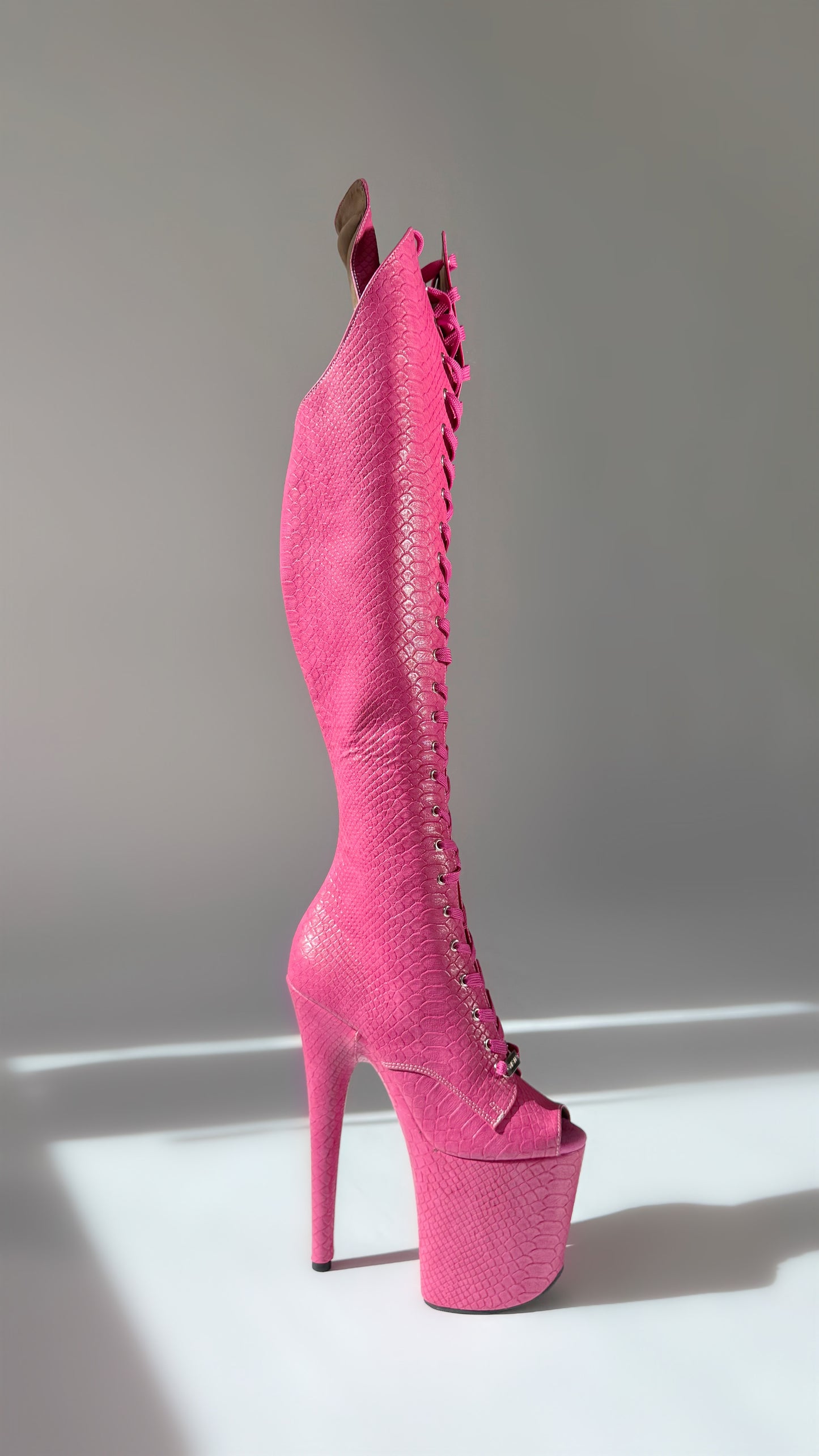 Medusa (Pretty Poison) Over the Knee